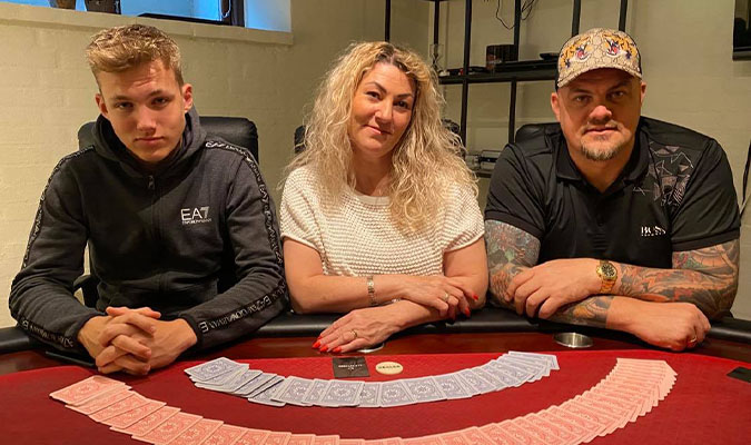 Anton (Søn) Karina og Torben T. Gøttler (Mor & Far), Pokernyheder, DM i Poker 2021, Poker DM,